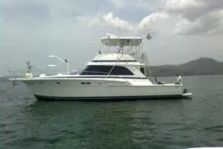 Mom Boat Tamarindo